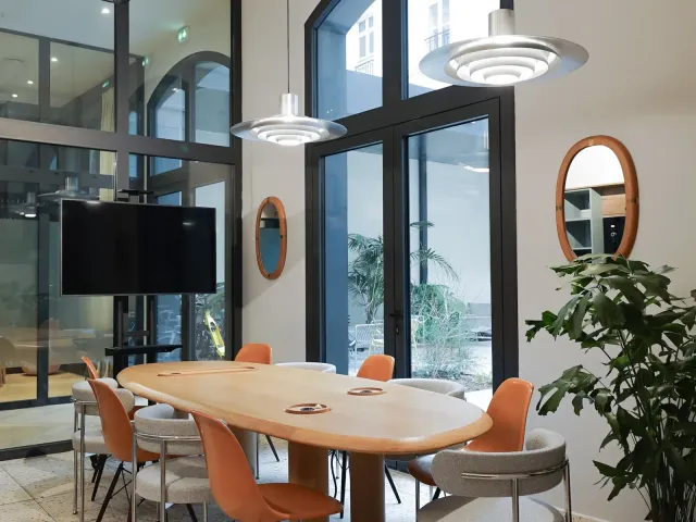 Bureau privé 30 postes à louer - Paris 10e (Petites Écuries)