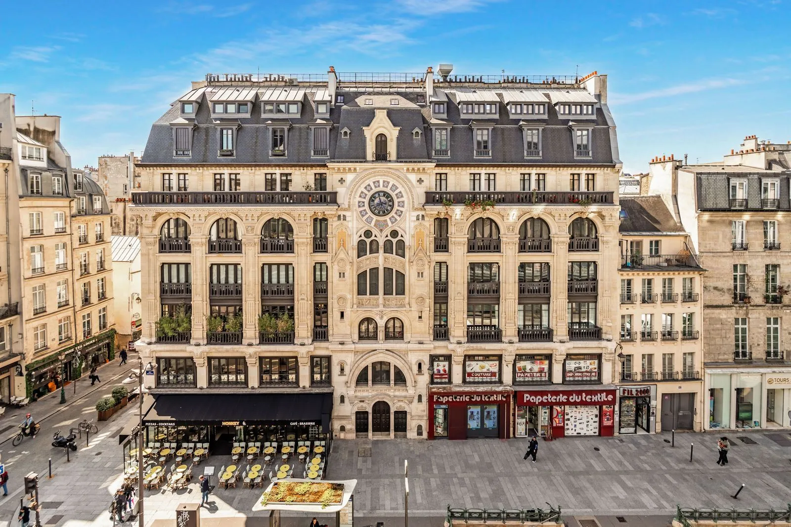 Immeuble de bureaux haussmannien à Paris